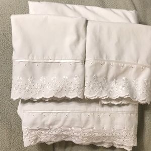 Spring Maid White Eyelet Queen Size Sheet Set